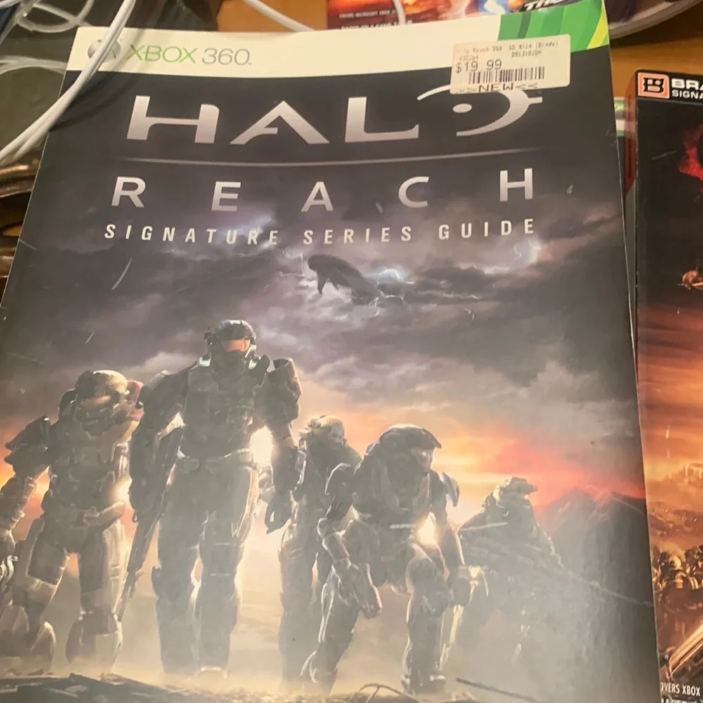 Halo Reach Vintage 2010 Signature Series Guide XBOX 360 Book Magazine